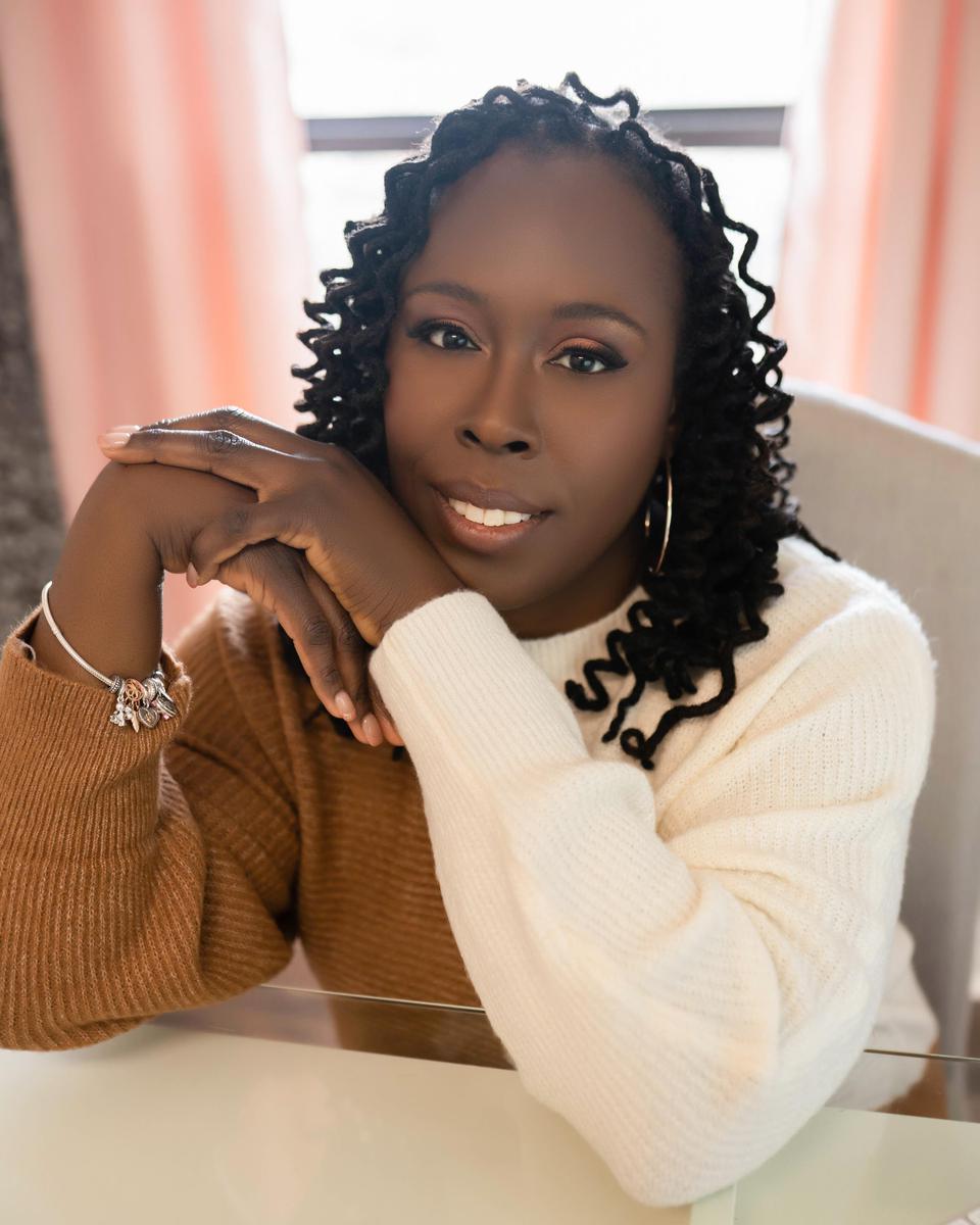 Arisza Hillman, LCSW - Founder of LCSW Vibes